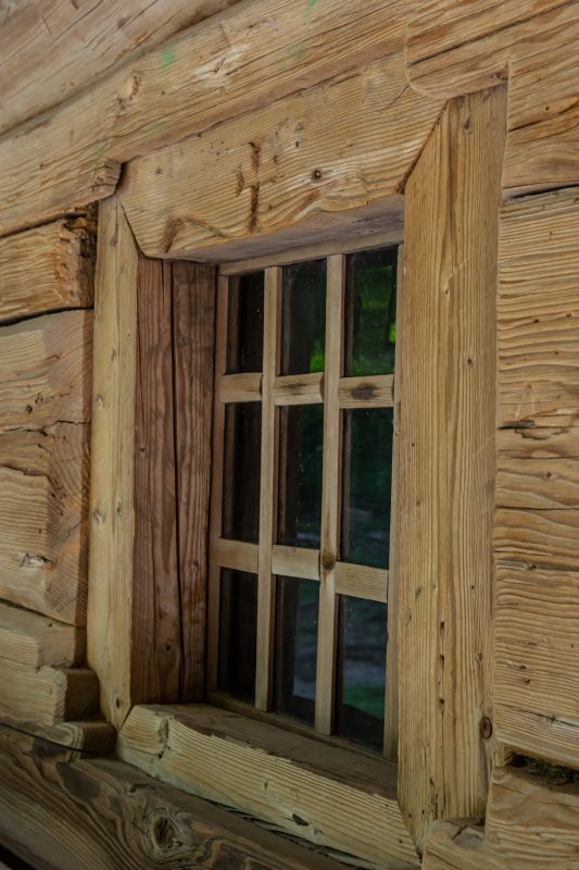 Custom Window Frame